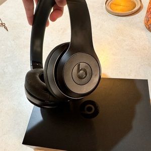 Used in great condition - Beats Solo 3 - color Black